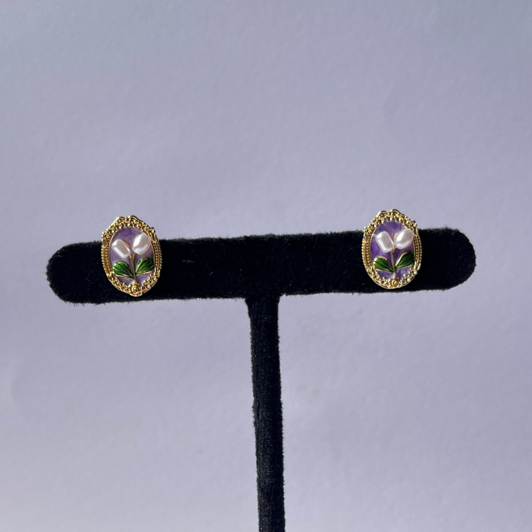 Vintage Floral Pearl Studs Variant-02