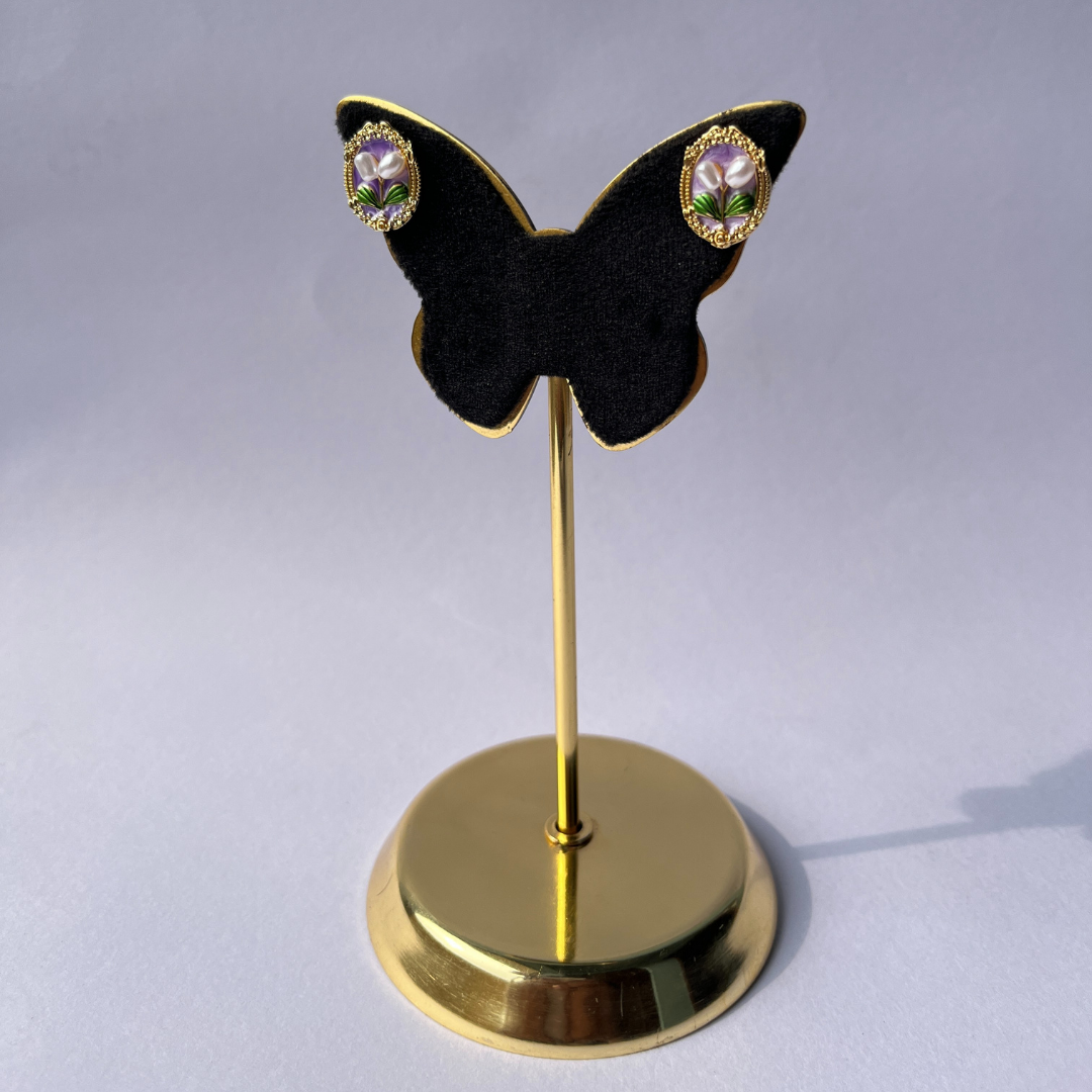 Vintage Floral Pearl Studs Variant-02