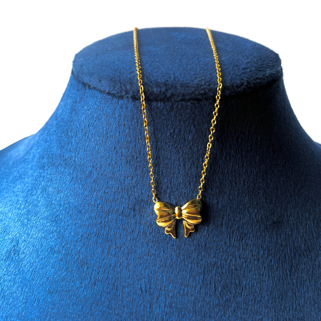 Ribbon Pendant Necklace