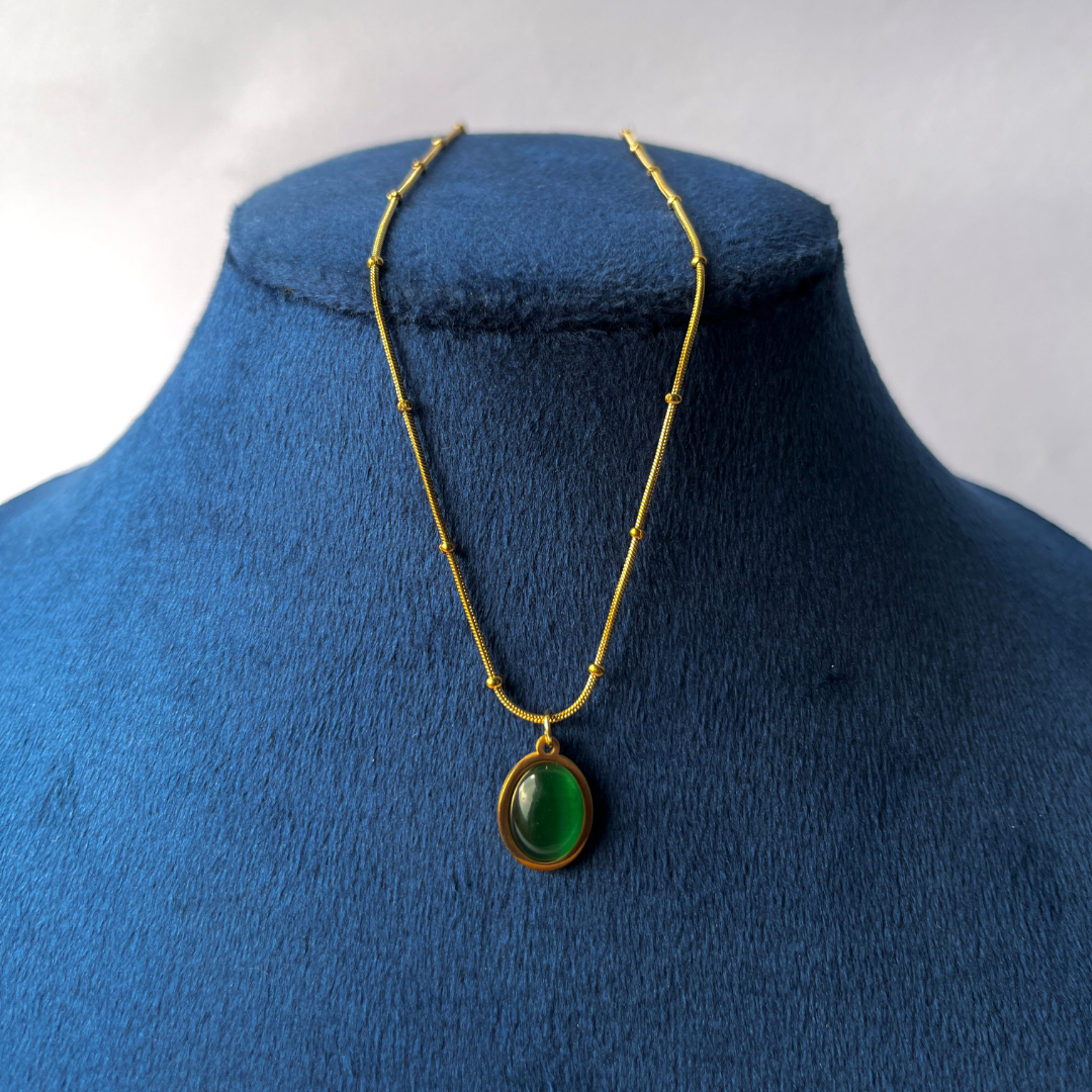 Emerald Glow Pendant Necklace