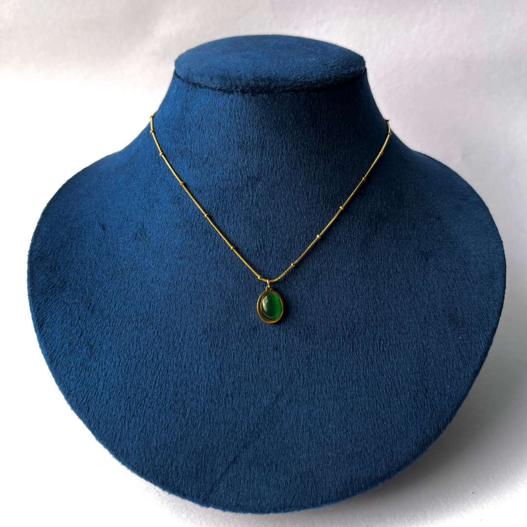 Emerald Glow Pendant Necklace