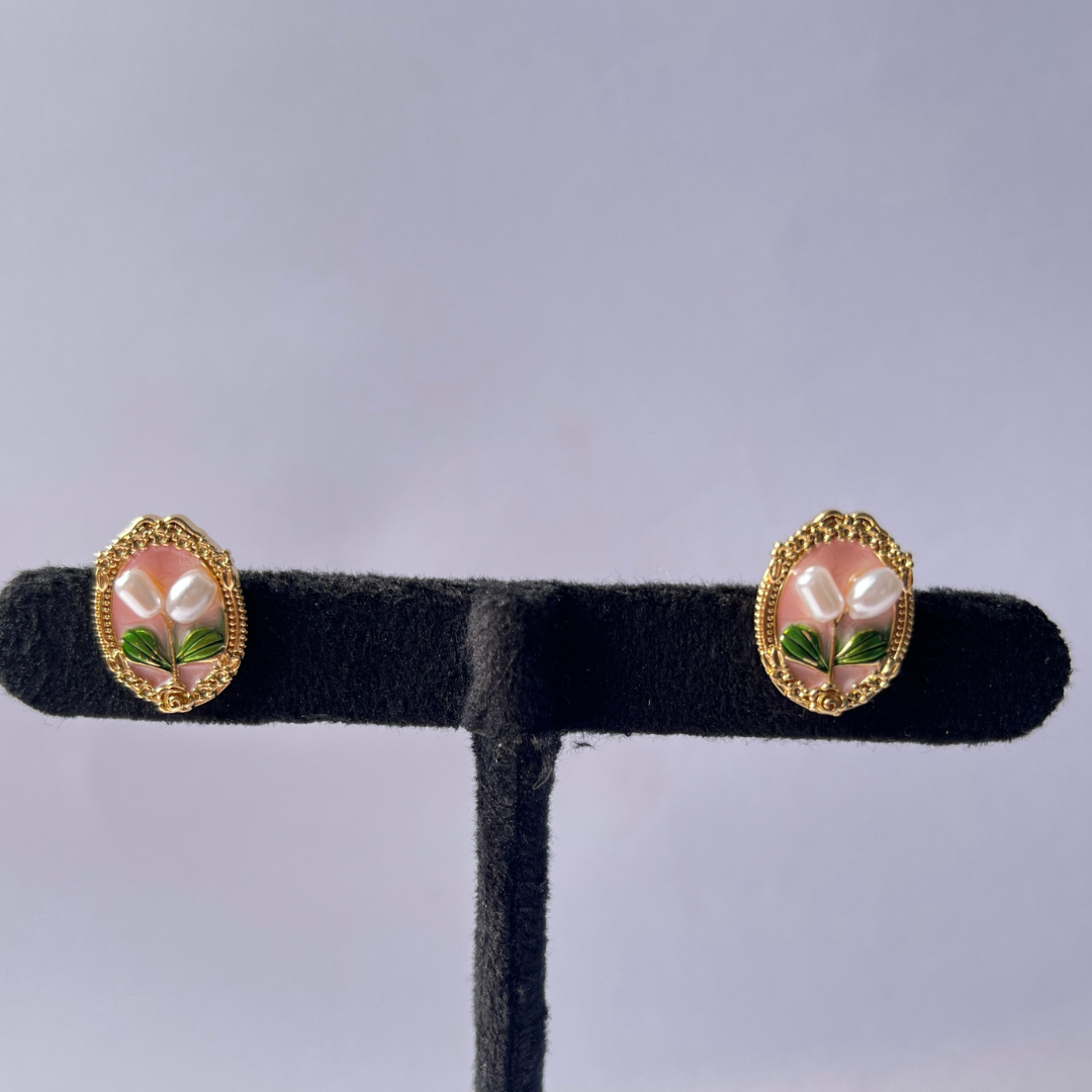 Vintage Floral Pearl Studs Variant-01