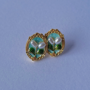 Vintage Floral Pearl Studs Variant-04